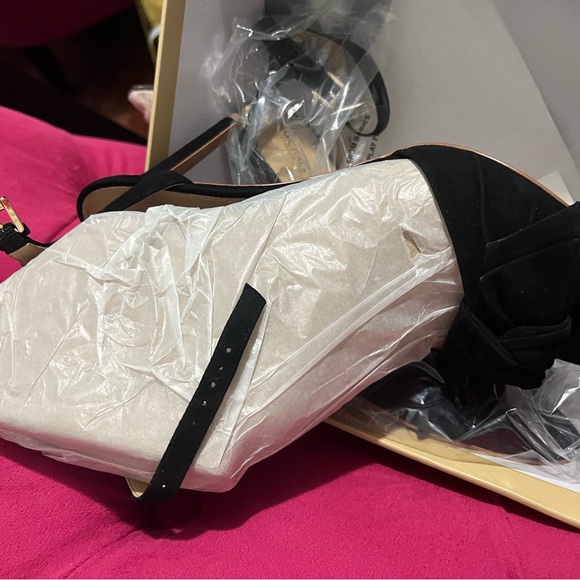 New Michael Kors Women's Black Suede Open Toe Ankle Strap Bow Sandal Size 11 - Picture 6 of 6
